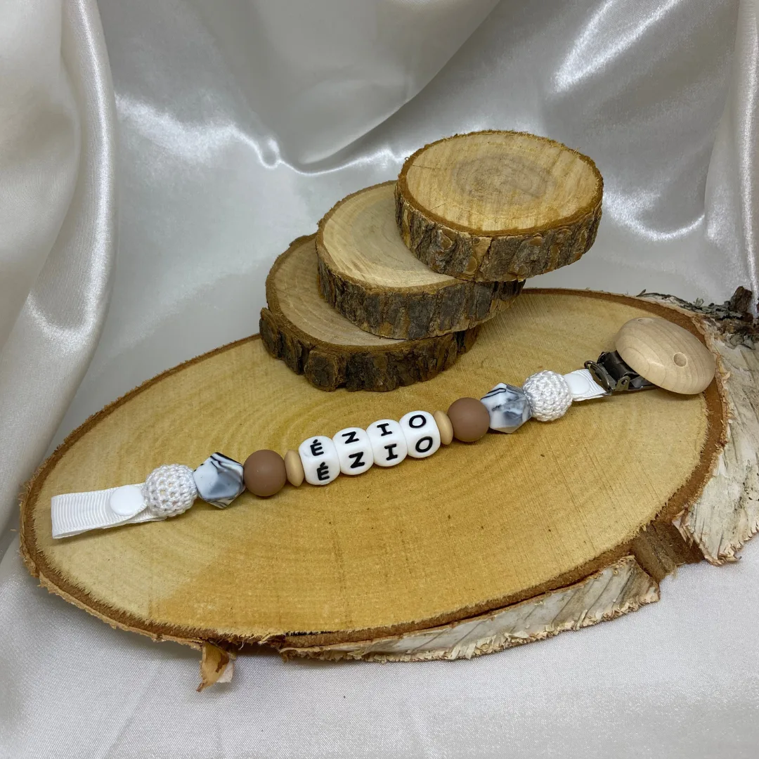 Attache-sucette ézio