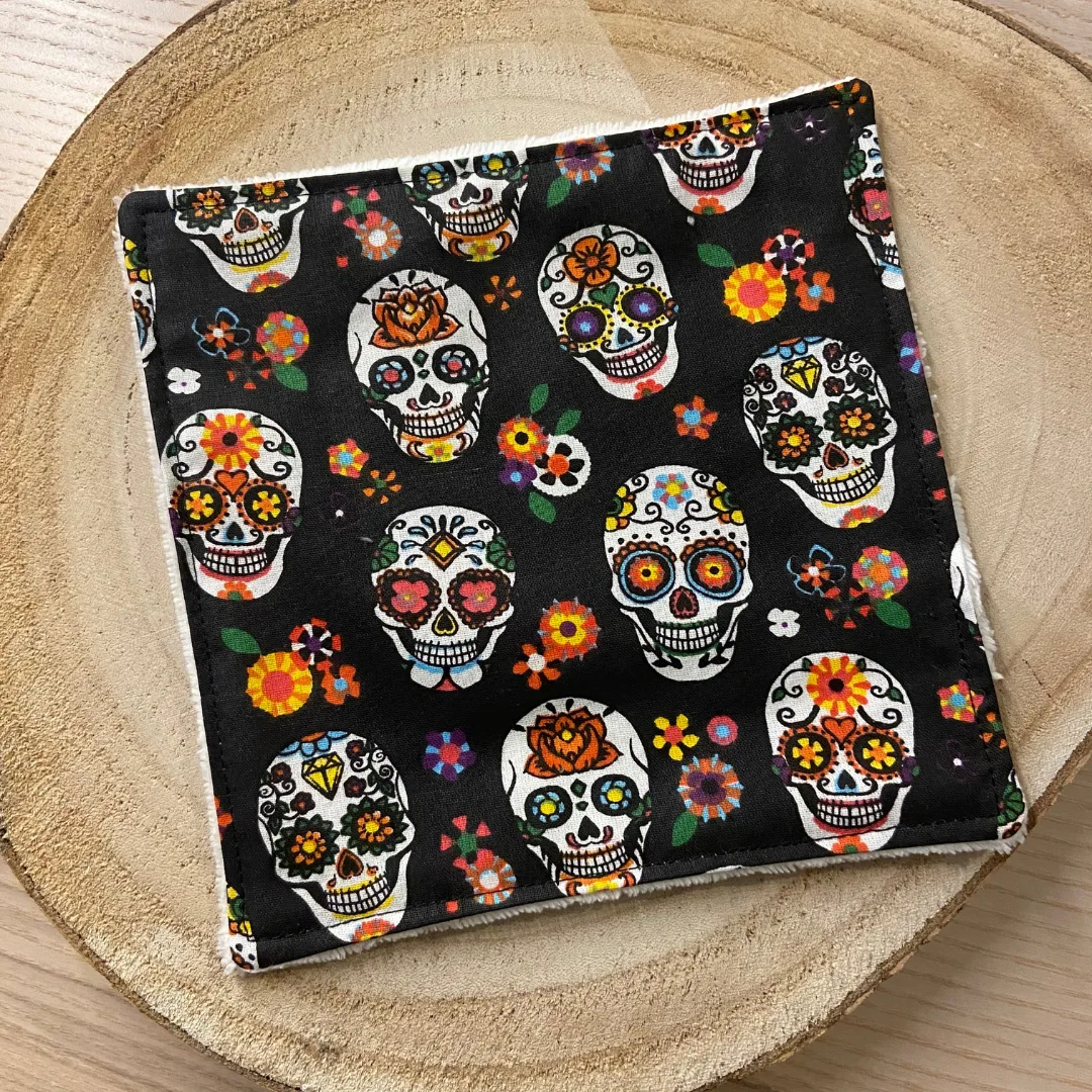 Serviette visage tête de mort 1